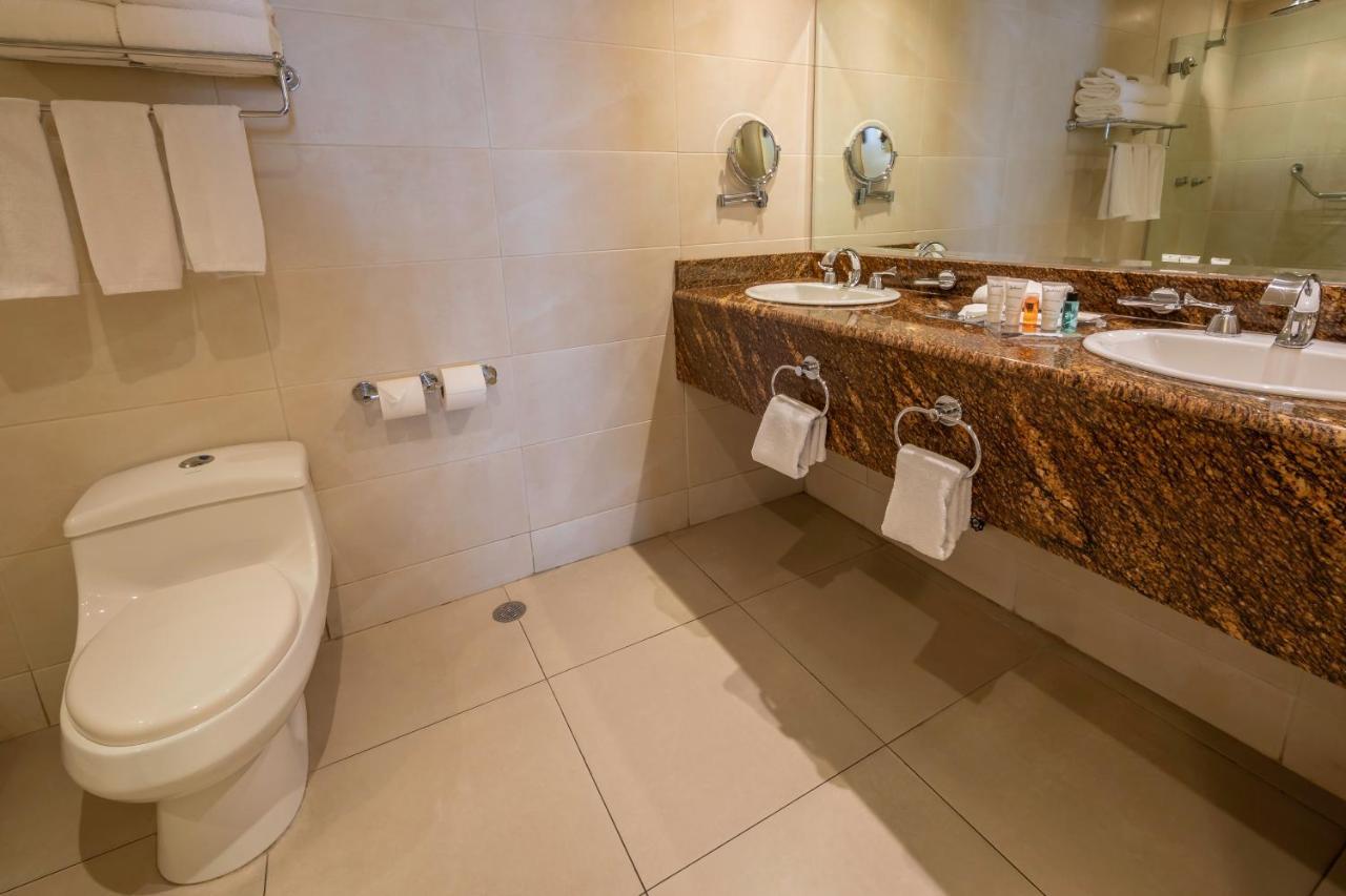 One-Bedroom King Suite - Non-Smoking,993687421:JPEG