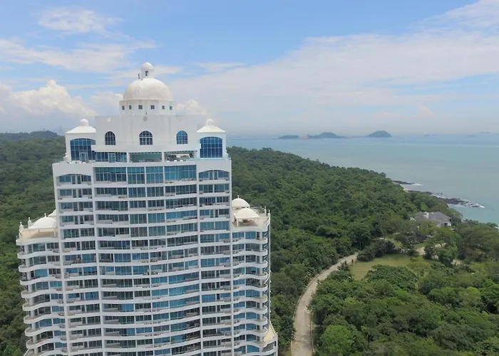 12B - Cozy Apartment With Stunning Ocean View
