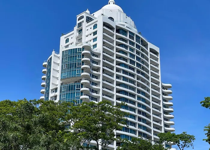 12B - Cozy Apartment With Stunning Ocean View